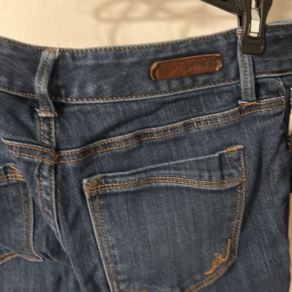 Women’s express jeans, size 2s - Picture 2 of 4